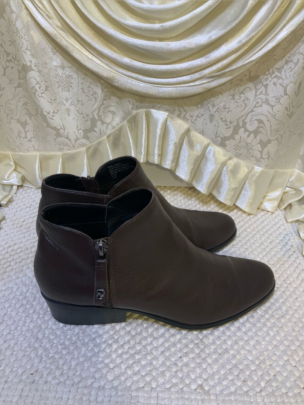 AEROSOLES - Picture 4 of 9